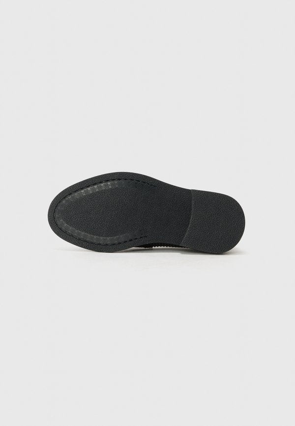 Filling Pieces LOAFER REED