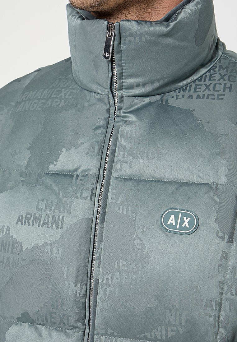Armani Exchange Weste Media 5