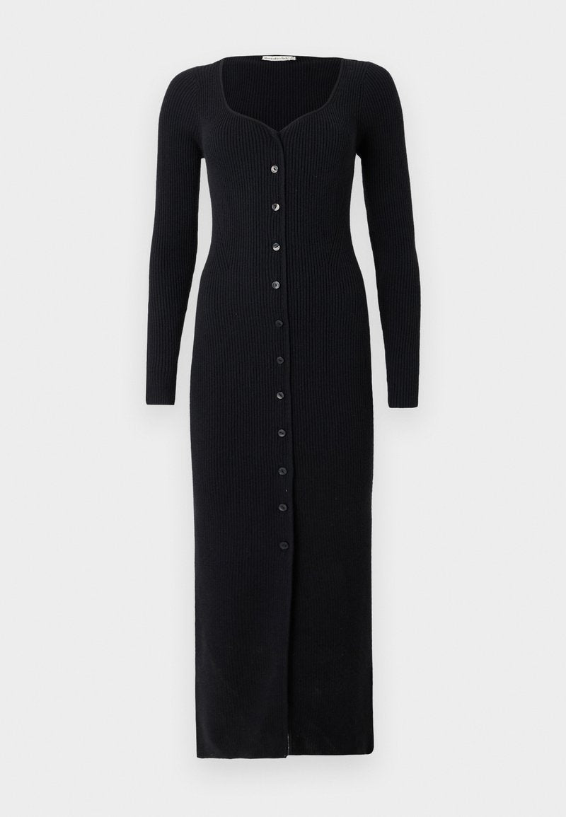 Langes schwarzes, geripptes Kleid mit geschwungenem Ausschnitt, langen Ärmeln und Knöpfen vorne in der Mitte. Es hat eine eng anliegende Passform und ein bodenlanges Design.
