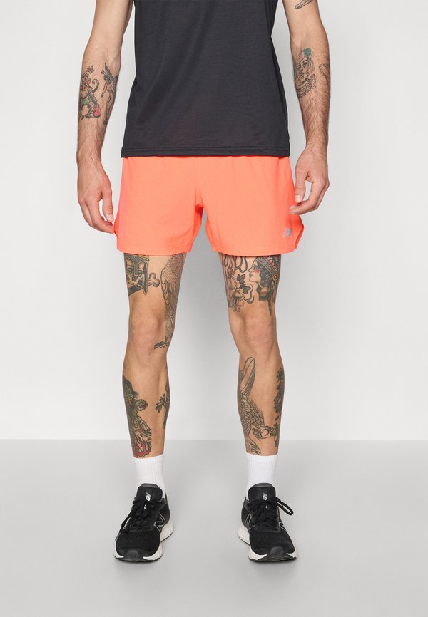 New Balance RC SHORT 5" - Shorts - urgent red
