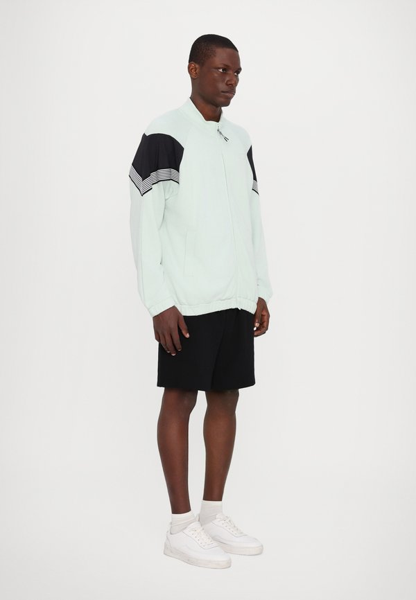 EA7 Emporio Armani