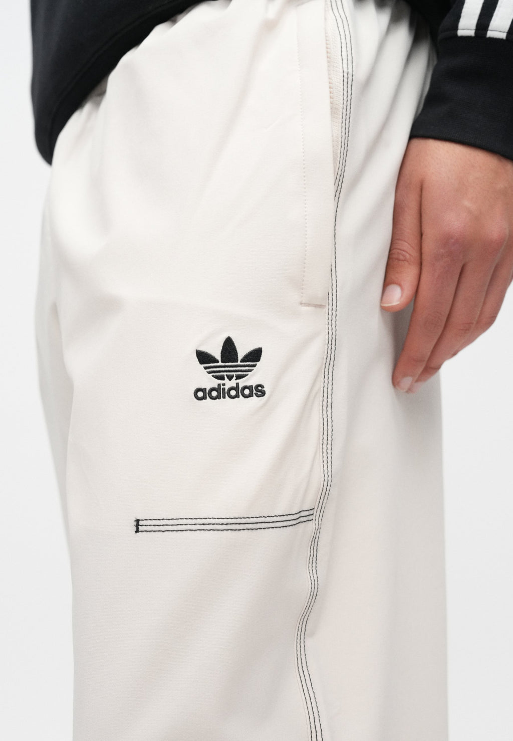 adidas Originals ESSENTIALS