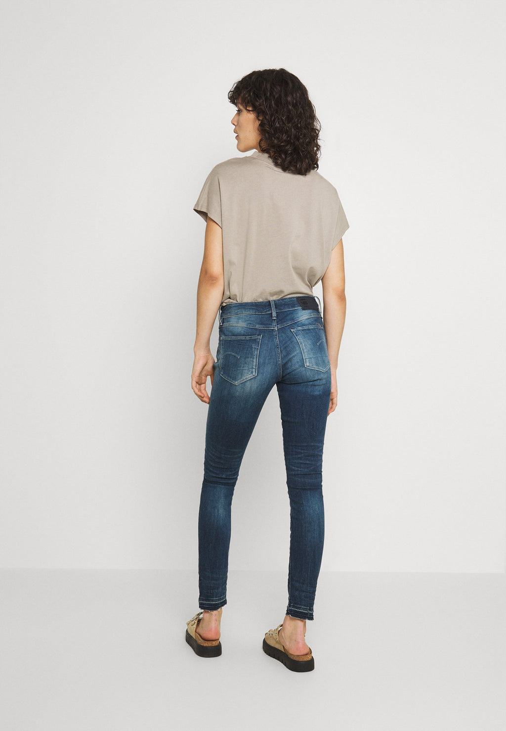 3301 MID SKINNY ANKLE Media 4