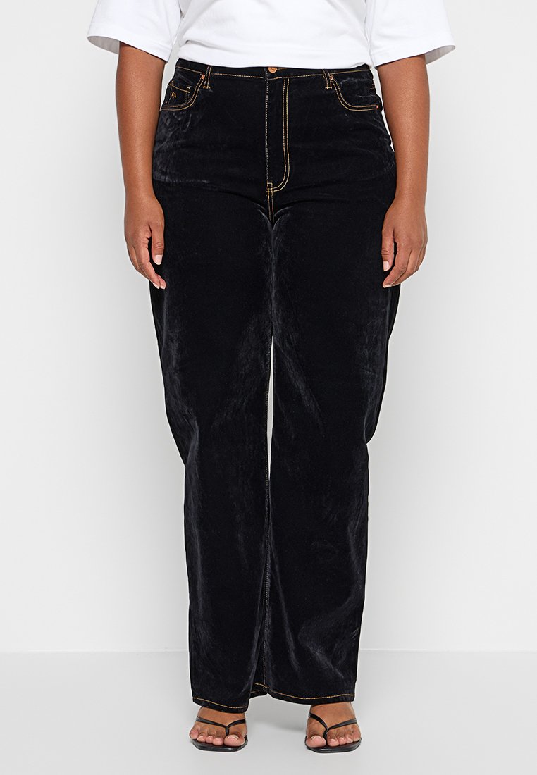 Armani Exchange Jeans Relaxed Fit Media 1