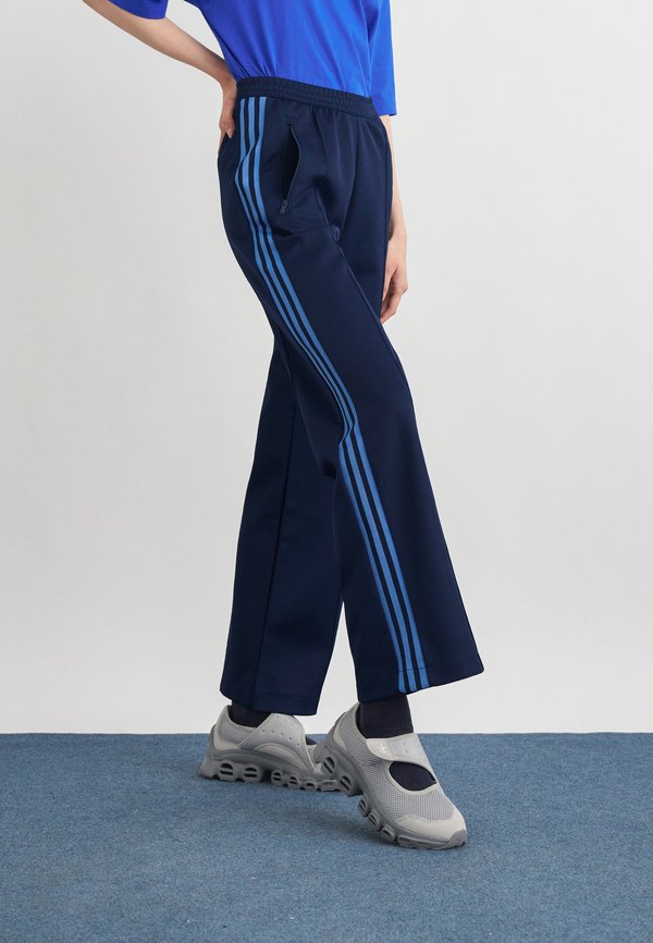 adidas Originals BECKENBAUER - Tracksuit bottoms - night indigo/blue fusion