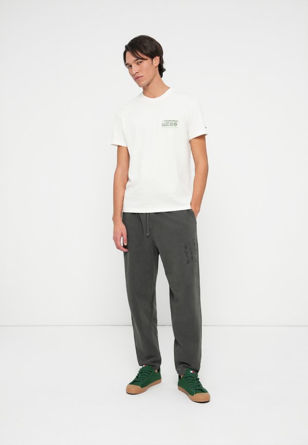 Tommy Jeans BILLS BACKPRINT