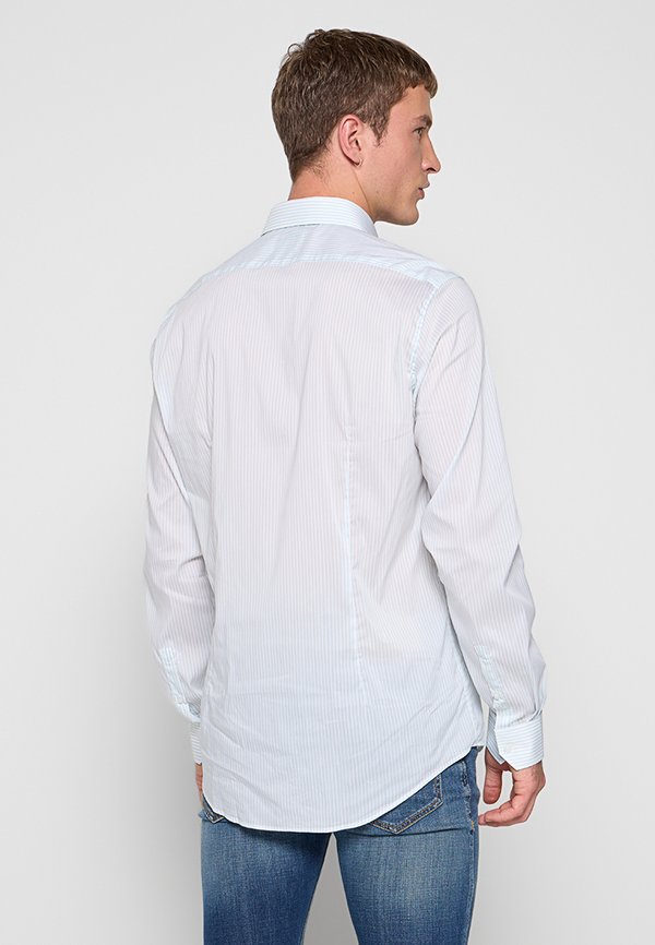 Calvin Klein REGULAR FIT