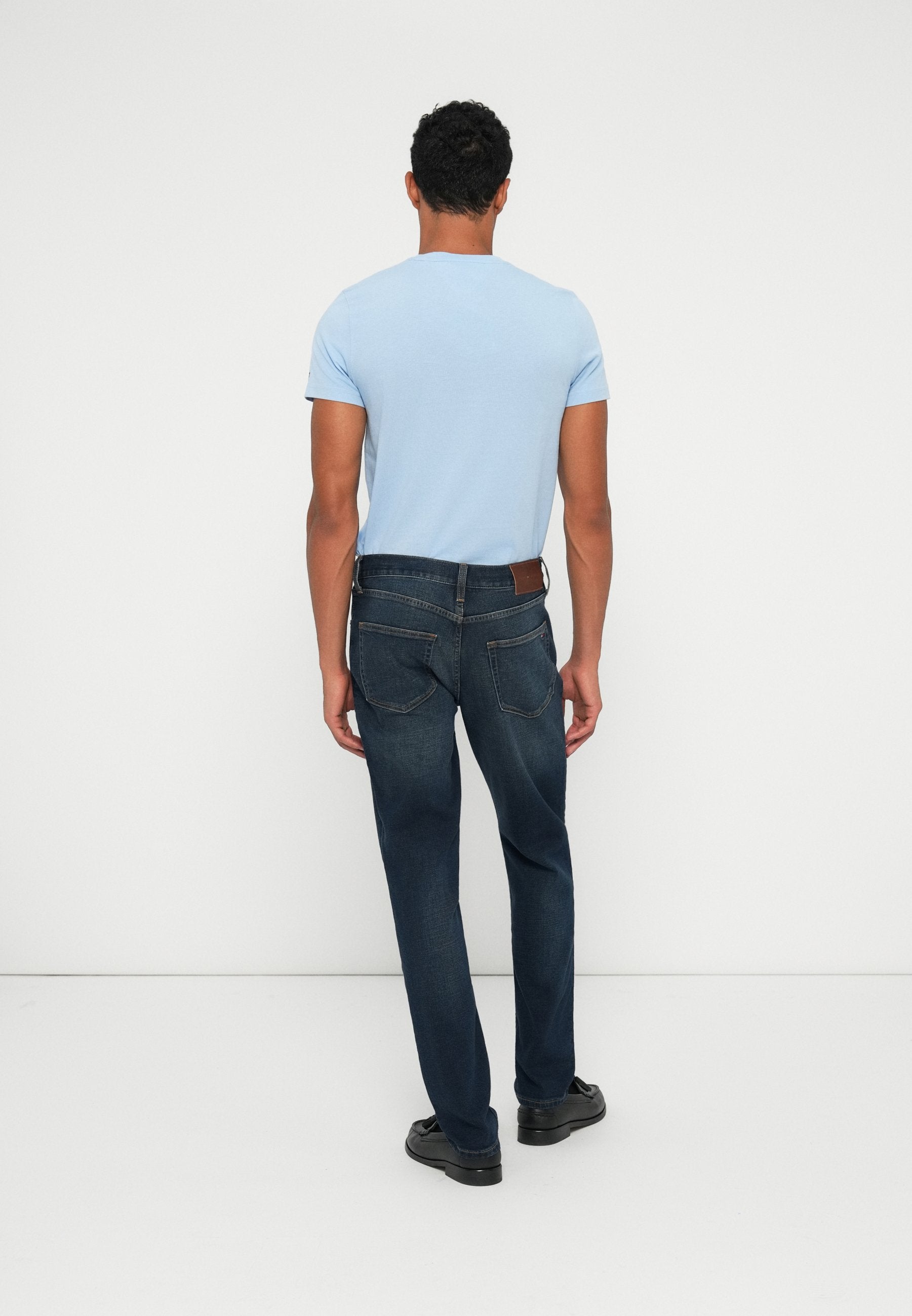 DENTON STRAIGHT LEG JEANS Media 4