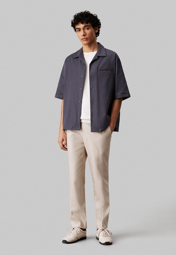 Calvin Klein TAPERED