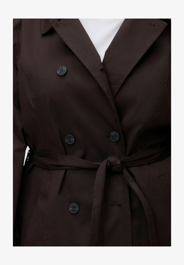 Vero Moda Curve TRENCHCOAT VMCCHELSEA TRENCHCOAT - Trenchcoat - chocolate torte