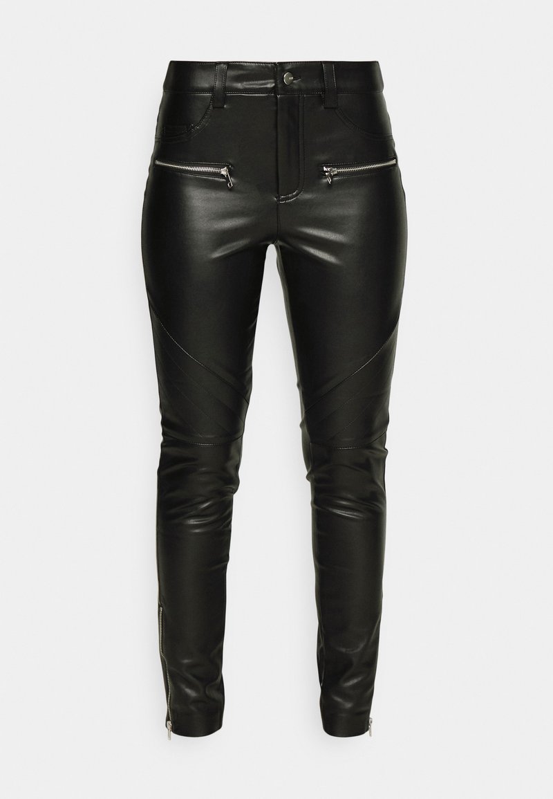 Schwarze Kunstlederhosen mit Slim-Fit, die diagonale Einsätze und Reißverschlusstaschen aufweisen. Reißverschlüsse an den Knöcheln verleihen dem Design das gewisse Etwas.