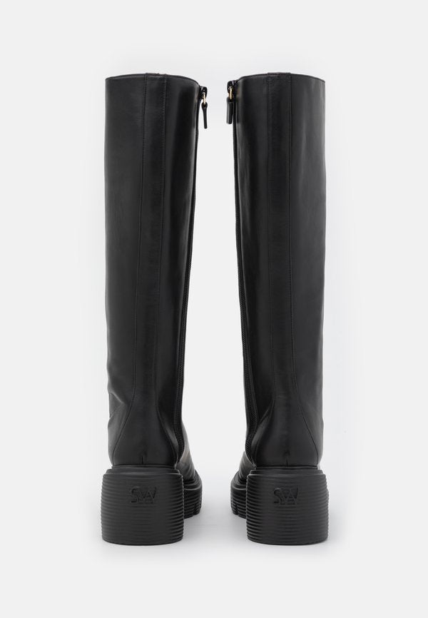 Stuart Weitzman SOHO BOOT