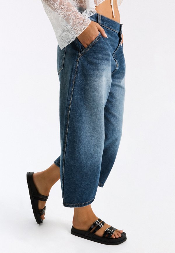 Bershka DOUBLE-BUCKLE - FLAT SANDALS - Mules - black