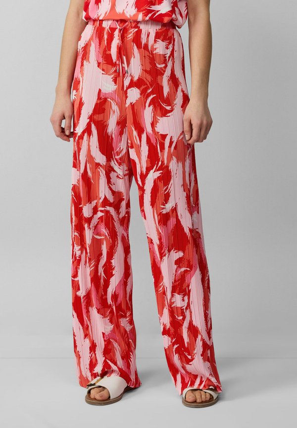 s.Oliver Tracksuit bottoms - preiselbeere