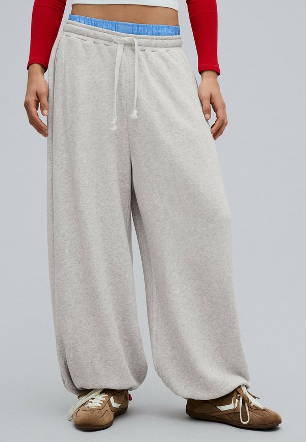 Bershka BALLOON JOGGER - TRACKSUIT BOTTOMS - Tracksuit bottoms - grey