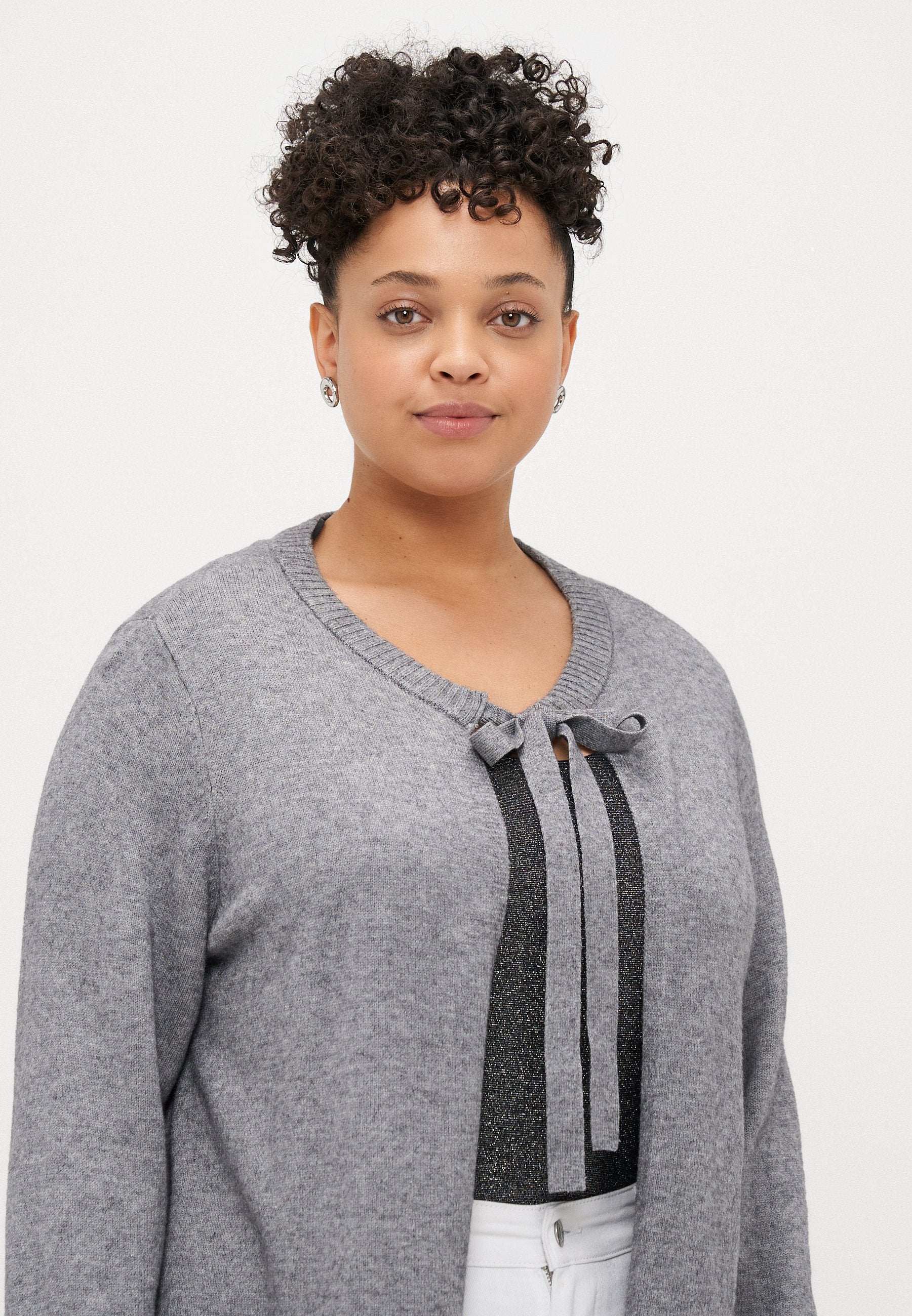 CARJESSIE ONE STRING CARDIGAN Media 5