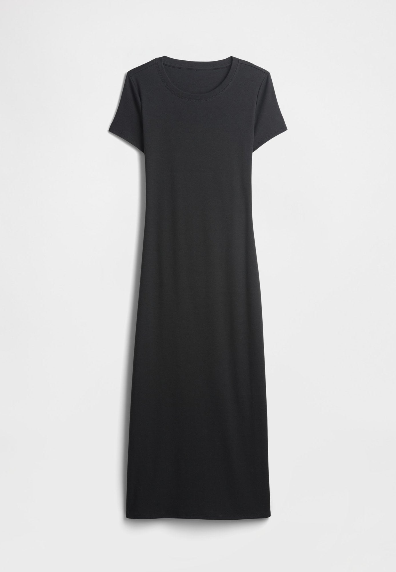 Schwarzes, kurzärmeliges Kleid mit rundem Ausschnitt, gefertigt aus weichem Stoff, mit einfacher, gerader Silhouette ohne zusätzliche Muster oder Details.