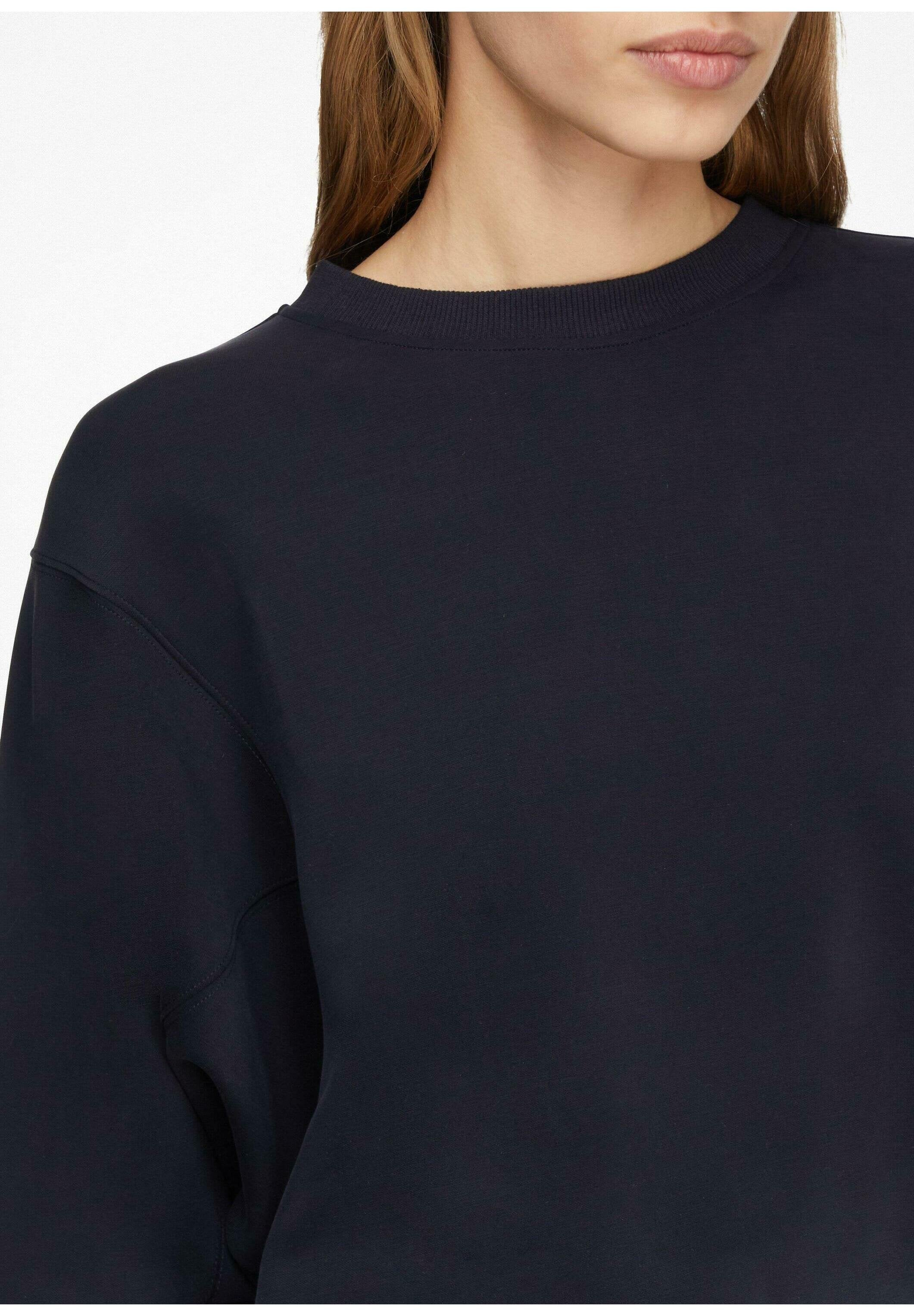 comma Sweatshirt Media 4