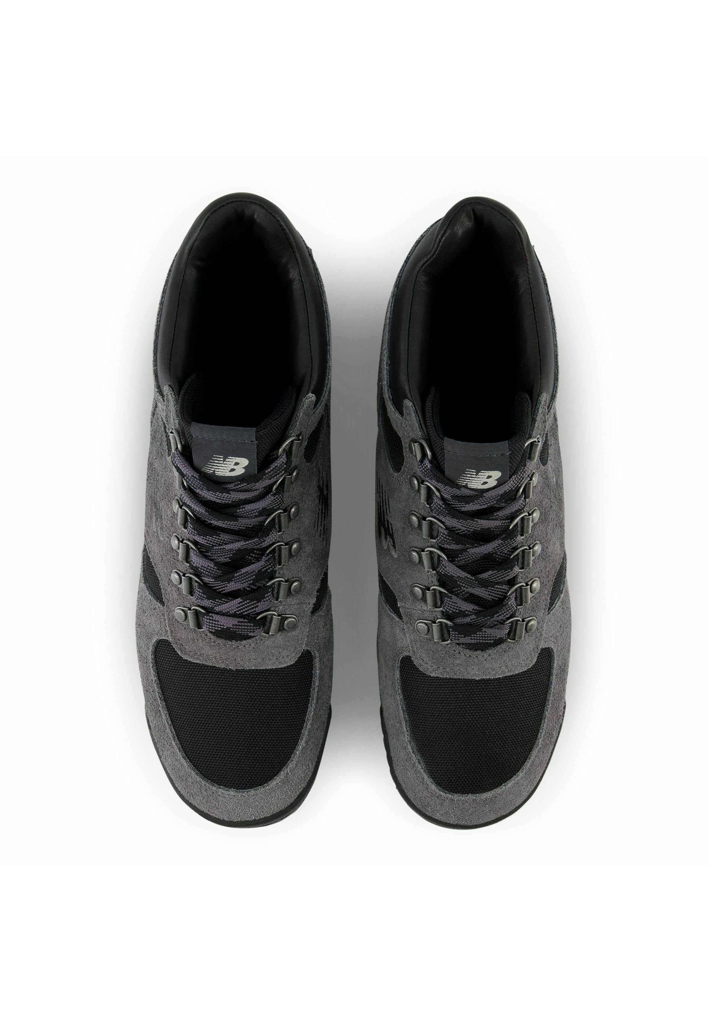 New Balance RAINIER