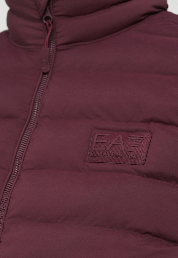 EA7 Emporio Armani