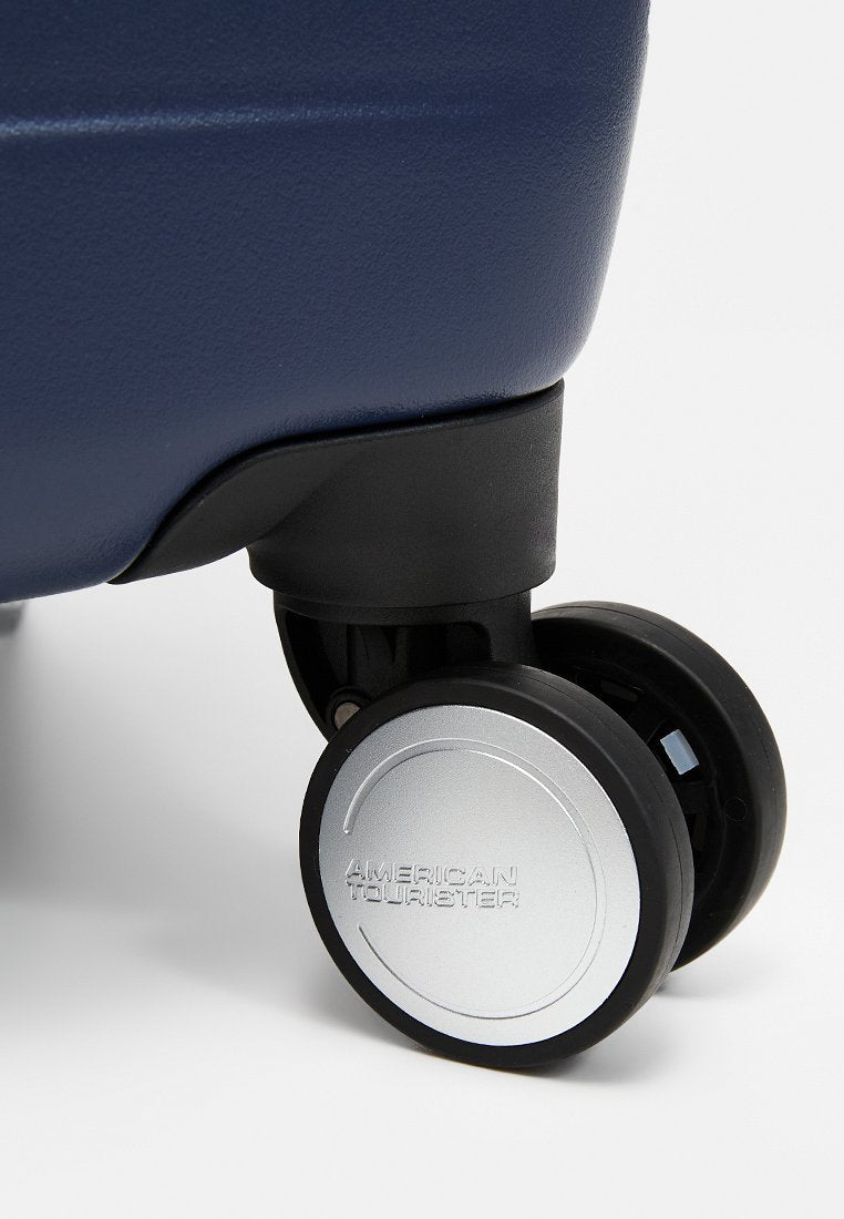 American Tourister SPINNER