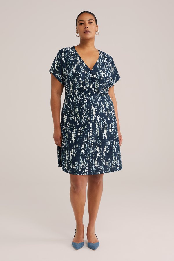 WE Fashion CURVE