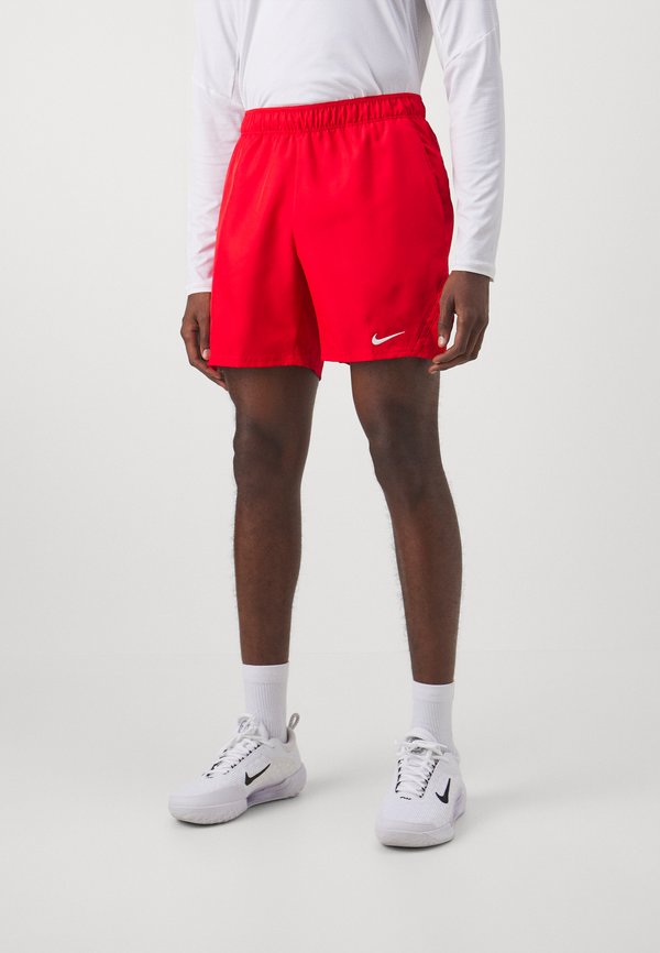 Nike Performance NIKECOURT VICTORY SHORT - Sports shorts - university red/white