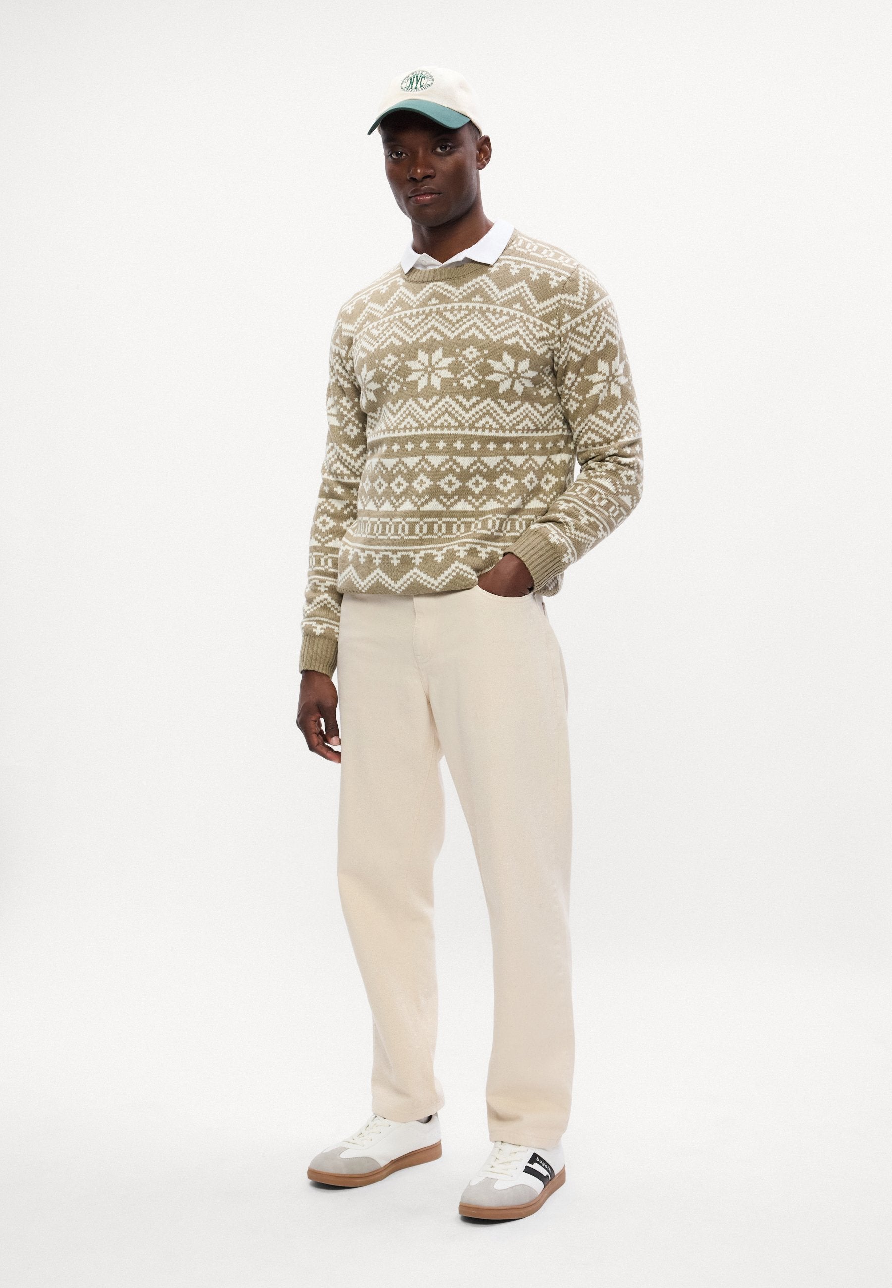 JACQUARD WINTER PATTERN  Media 6