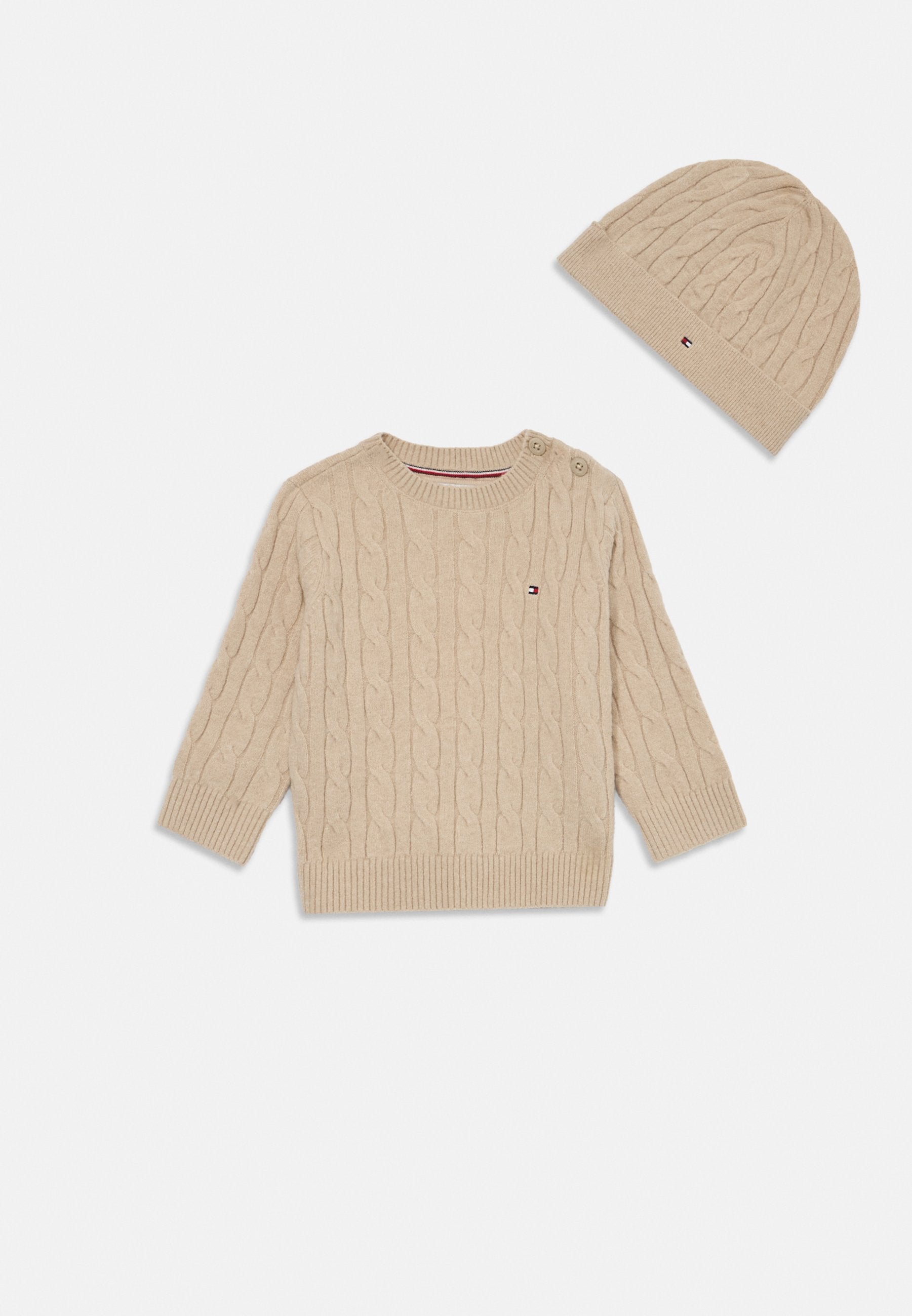 JUMPER AND BEANIE GIFT BOX Media 1