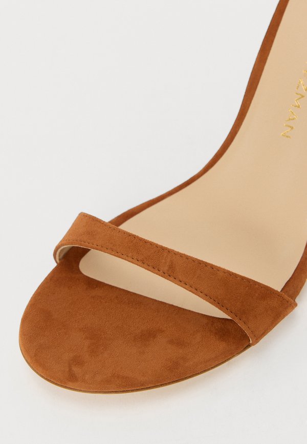 Stuart Weitzman NUDIST II
