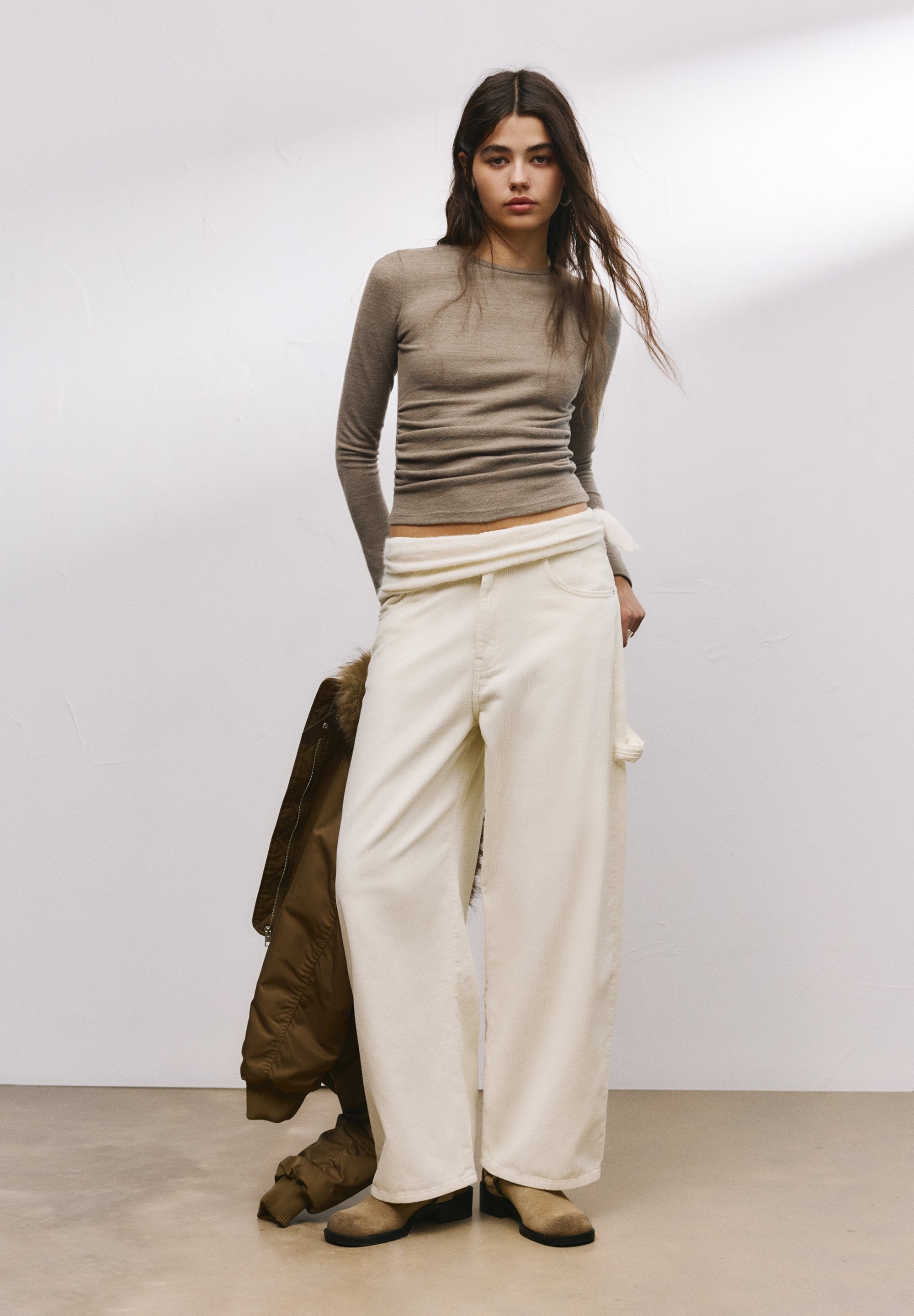 PULL&BEAR SOFT TOUCH GATHERED