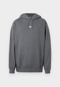 Grauer Hoodie aus weichem Stoff, mit Kängurutasche, Kapuze mit Kordelzug, gerippten Bündchen und einem kleinen Logo auf der Brust.