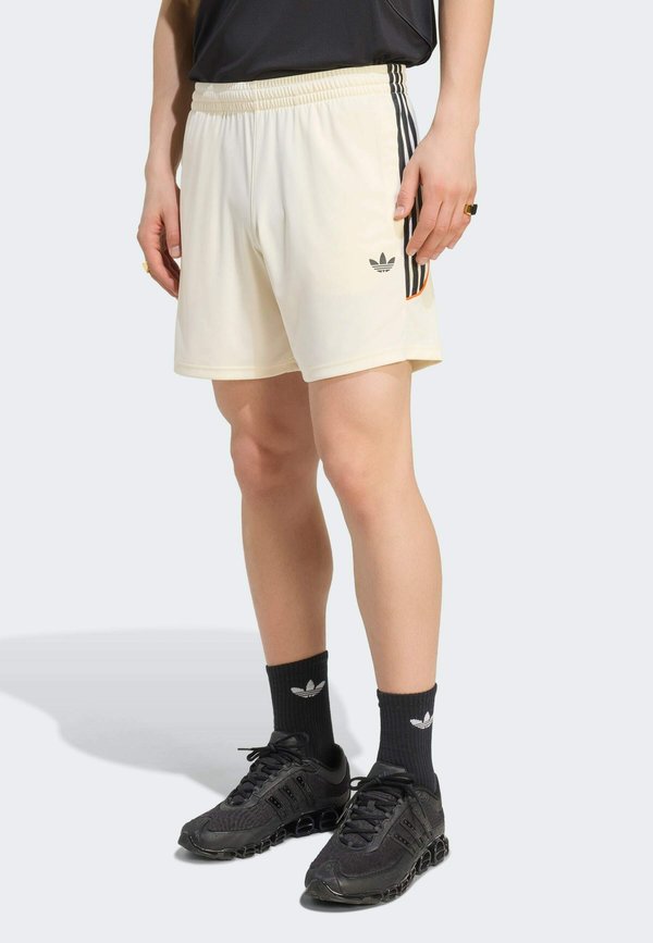 adidas Originals ADIDAS ORIGINALS TEAMGEIST 26 SHORTS - Tracksuit bottoms - cream white