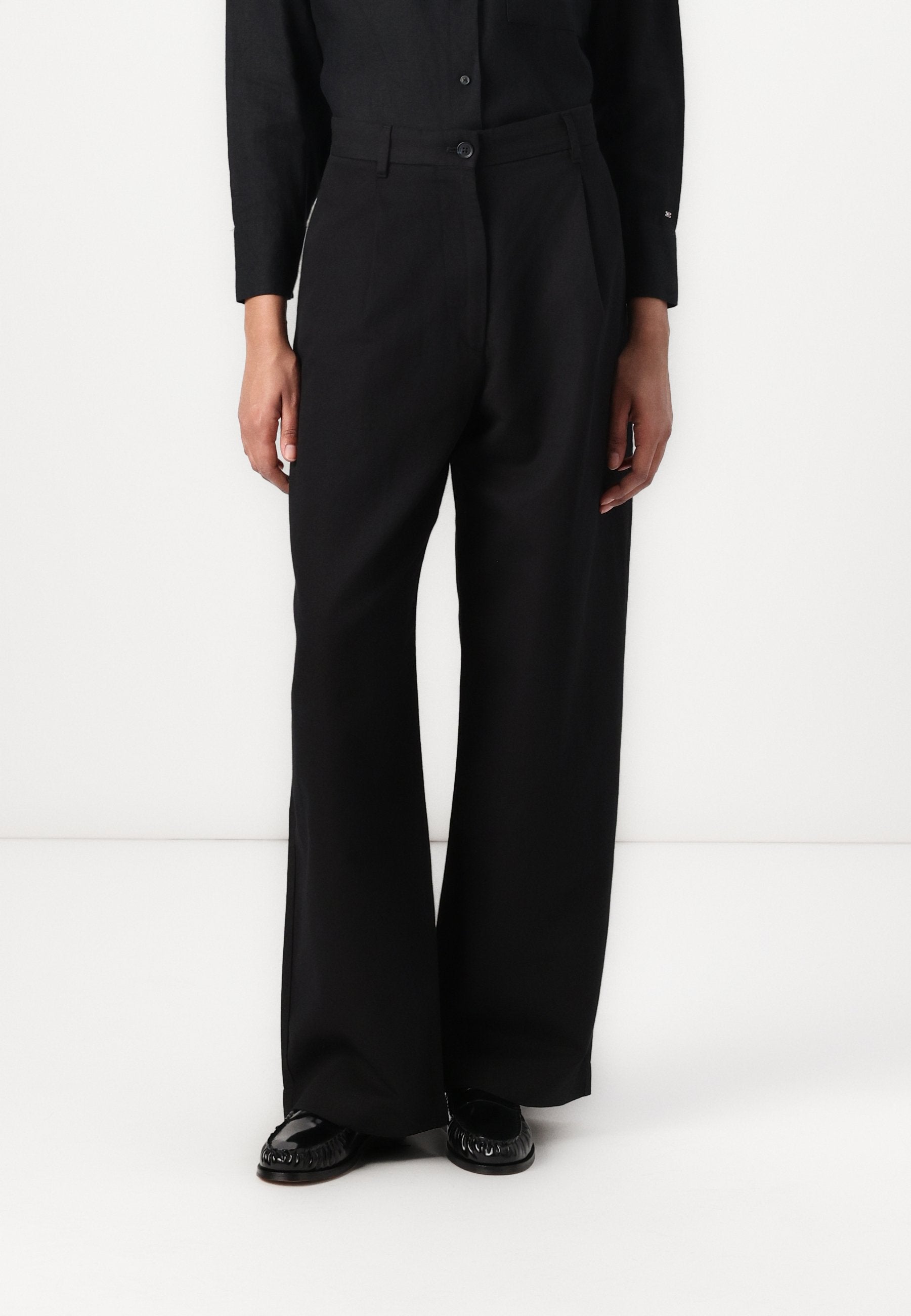 WIDE LEG PANT Media 3