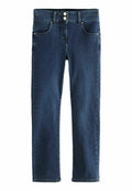 Dunkelblaue Jeans mit geradem Schnitt, zwei frontalen Taschen, dekorativer Naht und einem Reißverschluss mit zwei Knöpfen.