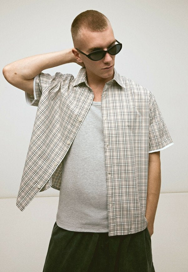 Bershka SHORT SLEEVE CHECK SHIRT - Shirt - sand