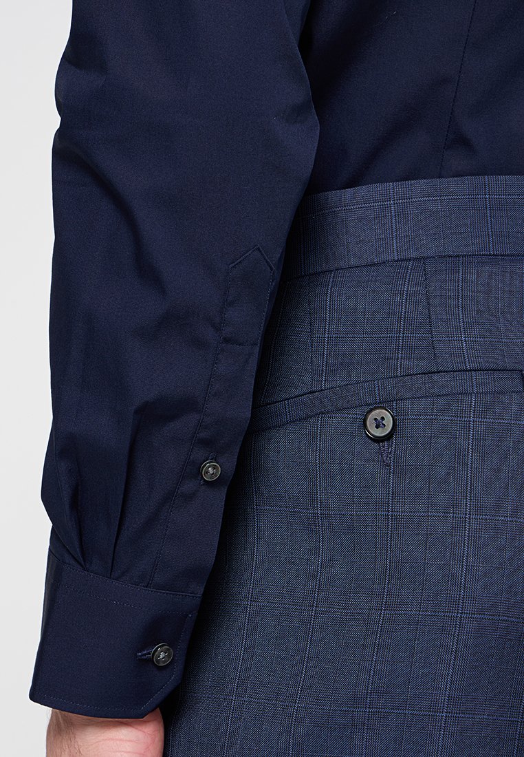 Michael Kors SLIM FIT