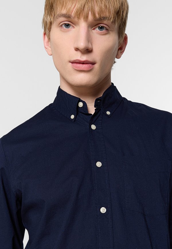 GAP SLIM FIT