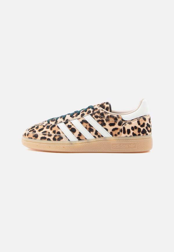 adidas Originals HANDBALL SPEZIAL - Trainers - magic beige/ivory/aurora ivy