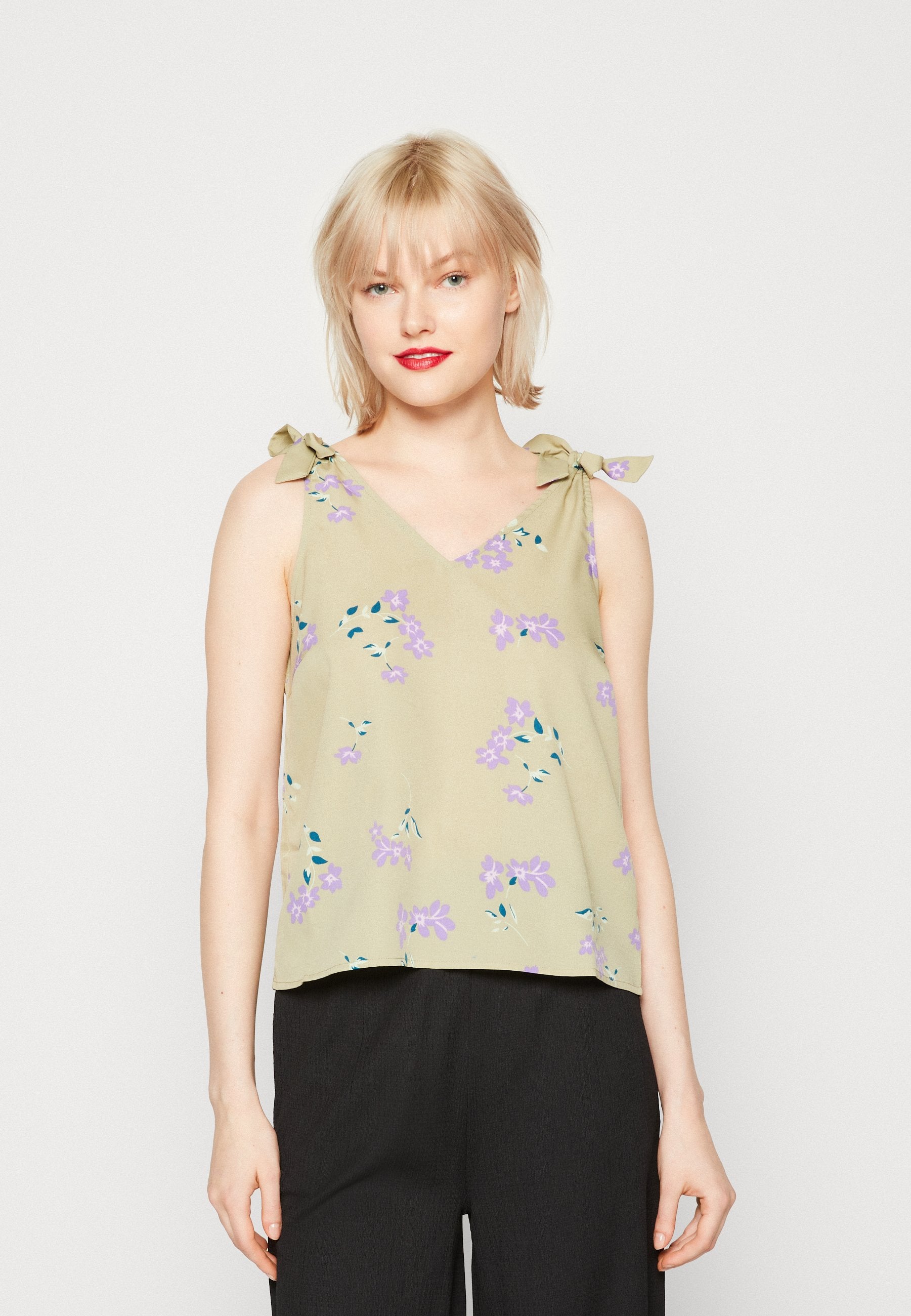 Pieces PCLILIANA V NECK