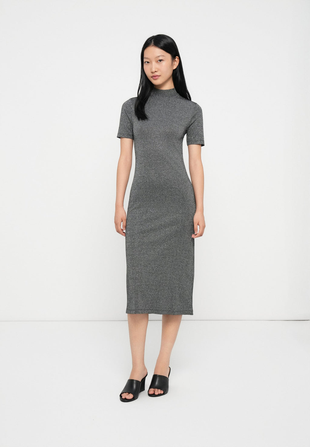 FESTIVE METALLIC SLIM MIDI BODYCON DRESS Media 3