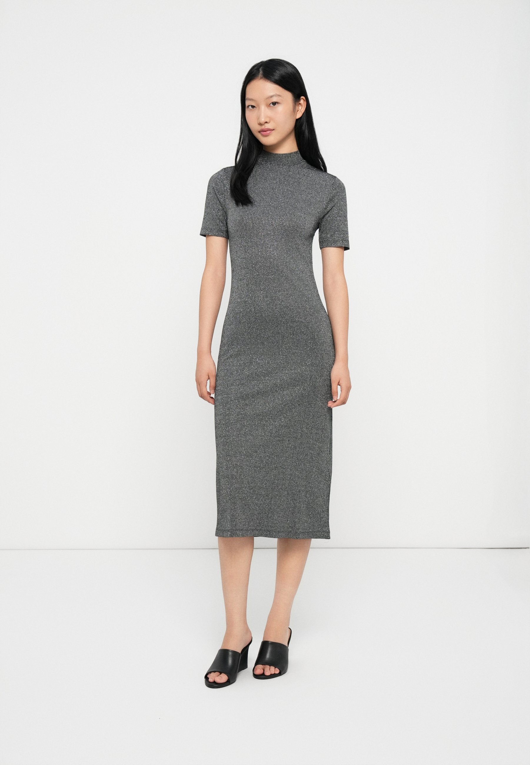 FESTIVE METALLIC SLIM MIDI BODYCON DRESS Media 3