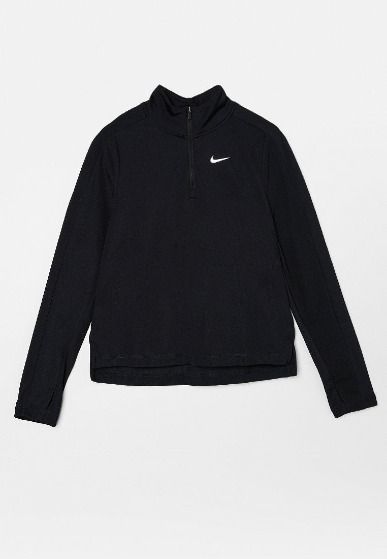 Schwarzer Nike Langarm-Pullover mit Viertelreißverschluss und Stehkragen, mit weißem Nike-Swoosh-Logo auf der linken Brust.
