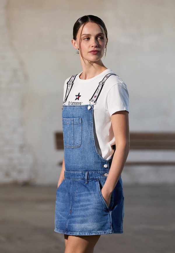 Tommy Jeans GIRL DUNGAREE DRESS