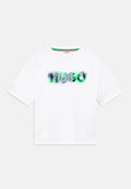 Weißes Baumwoll-T-Shirt mit "HUGO" in grünem und schwarzem Grafiktext auf der Vorderseite. Kurzärmliges Design mit Rundhalsausschnitt.