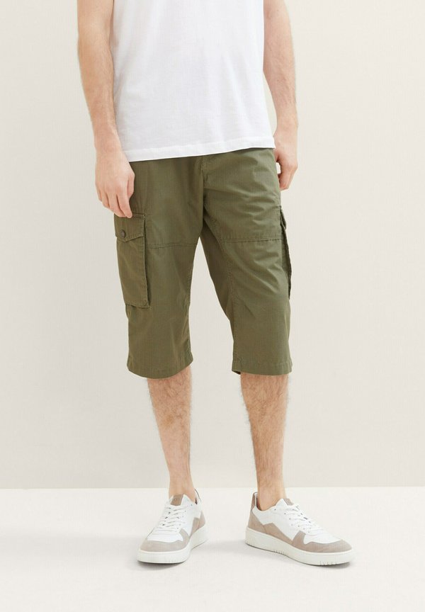TOM TAILOR BERMUDA MIT PRINT - Shorts - olive geometric structure