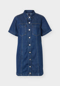 Jeanskleid mit kurzen Ärmeln, Knopfleiste vorne, Kragen und zwei Brusttaschen in dunkler blauer Waschung.