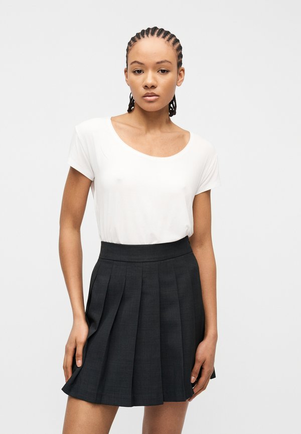 Hollister Co. TREND DROP DRAPEY TEE