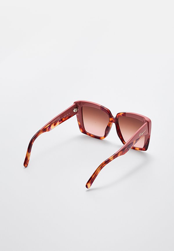 FERRAGAMO