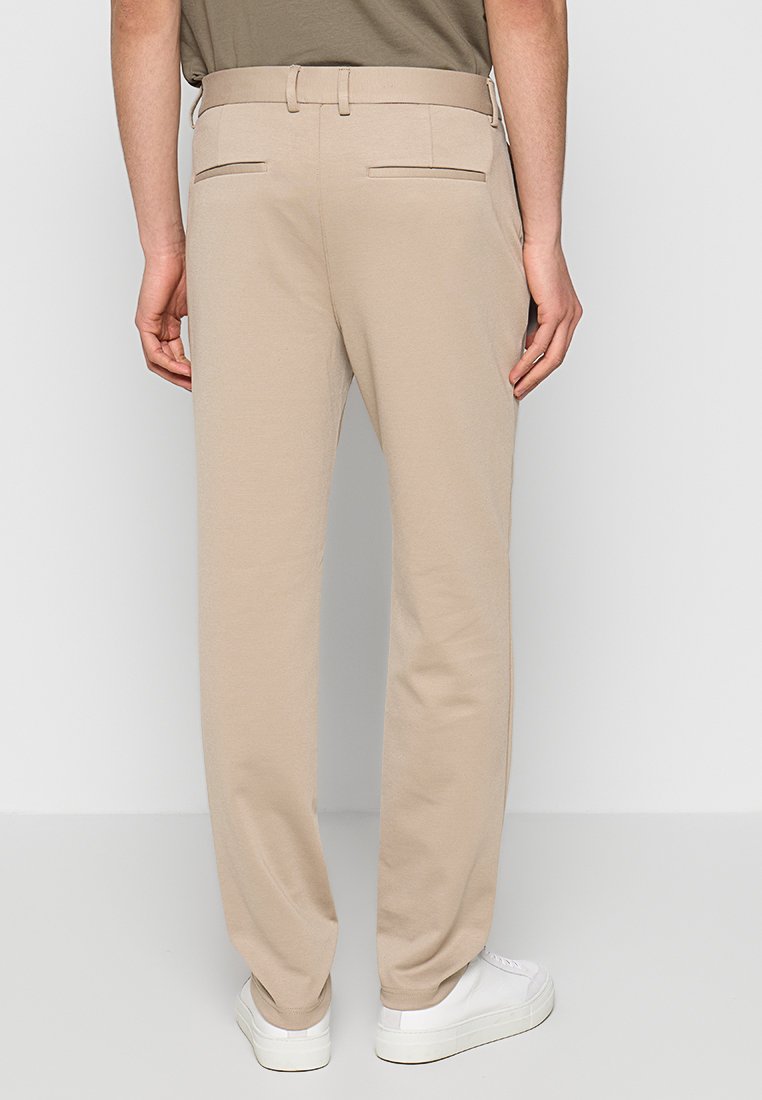 Lindbergh Chino Media 3